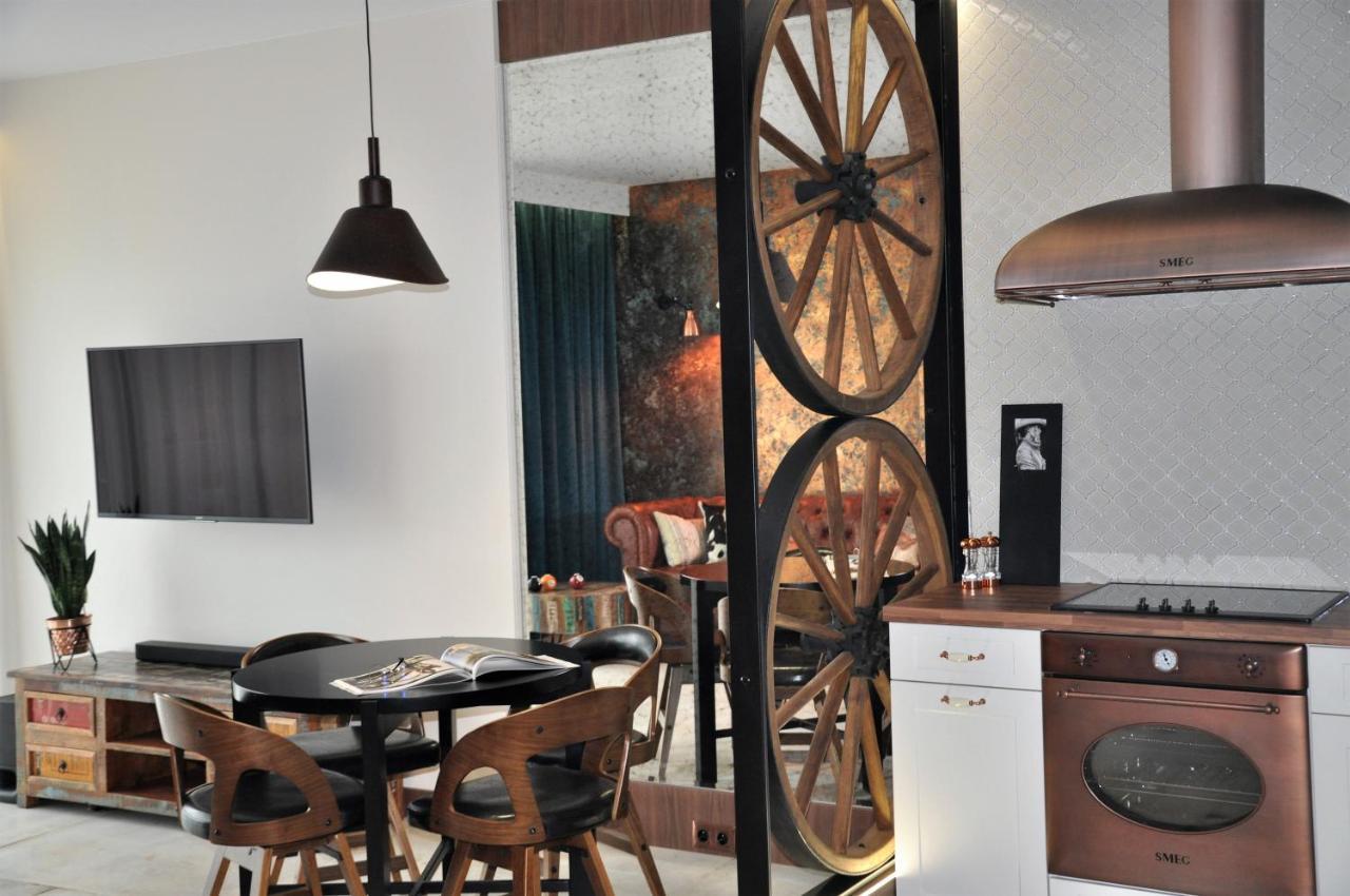 The Country Club Apartment